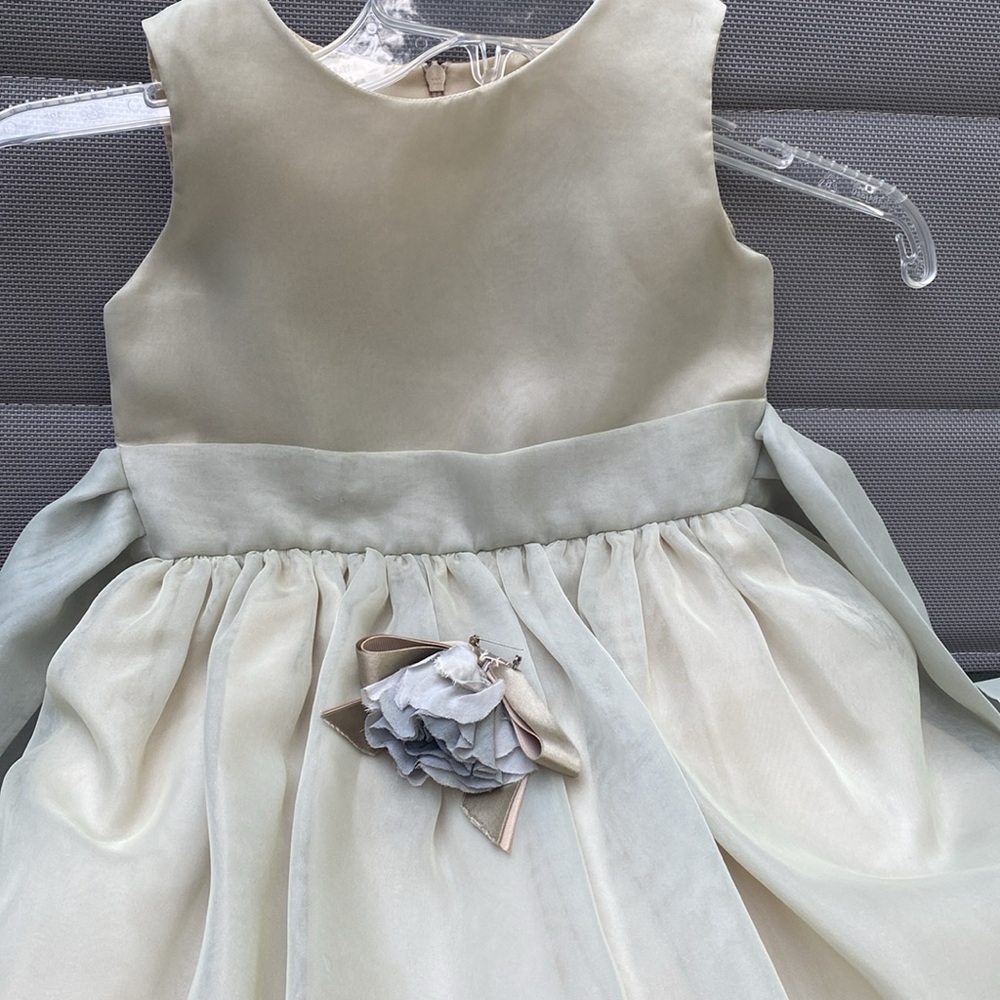 NWOT sz 6 special Occasion/ flower girl dress in sage green. Lined/tulle under - Picture 16 of 16